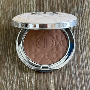 New in box Dior Forever Nude Matte Filter in 05 Deep